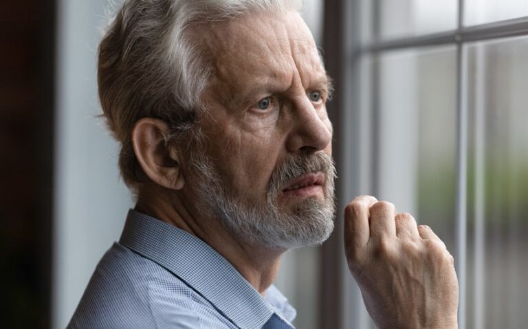 25 Things You Should Never Say to Someone With Dementia (And What to Say Instead)